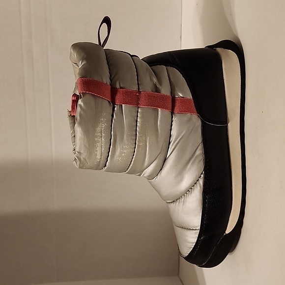 Winter Boots Women's Size 6 - Picture 3 of 10